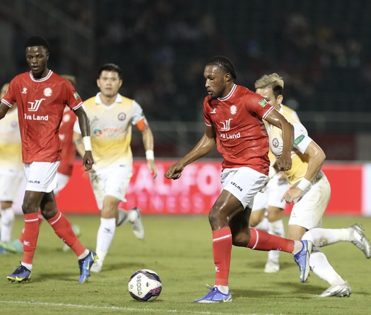 Có Lee Nguyễn, CLB TP. HCM vẫn thua đau đớn Bình Định