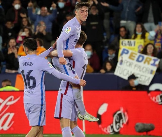 Barca là đội đầu tiên giành chiến thắng dù chịu 3 quả phạt đền