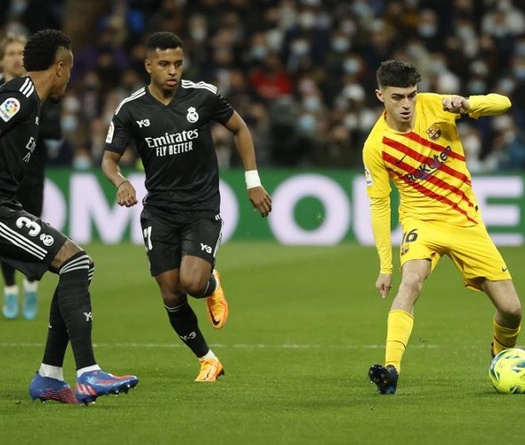 Barca mơ về chức vô địch sau khi đè bẹp Real Madrid