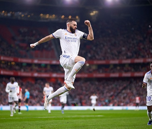Benzema lập siêu phẩm và cú đúp với tốc độ tên lửa