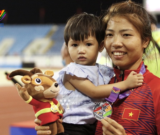 Quán quân nhảy xa ASIAD Bùi Thị Thu Thảo: “Dường như bố chứng kiến và phù hộ tôi giành HCB SEA Games 31”