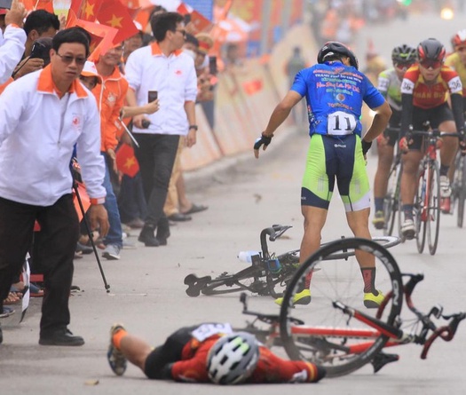 Rút đích không đúng luật, Lê Nguyệt Minh bị phạt 500 nghìn đồng chặng 6 Cúp truyền hình HTV 2021