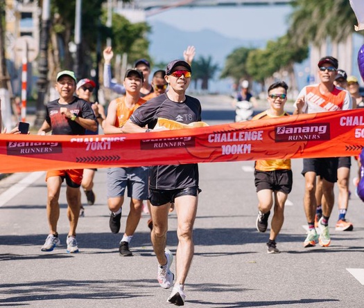 Chàng trai Đà Nẵng chạy 100km dưới 8 giờ 30 phút