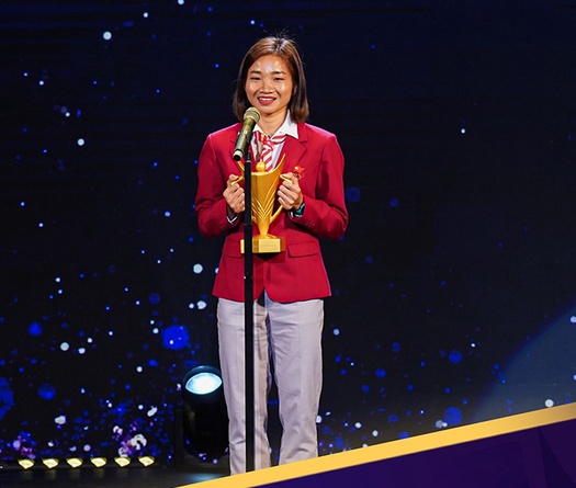 Nguyễn Thị Oanh “đấu” Thanh Thúy, Thùy Linh ở hạng mục Nữ VĐV của năm Cúp Chiến Thắng 2023