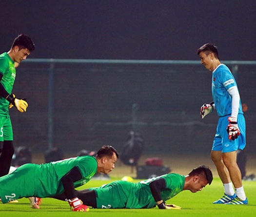 Trước trận gặp Indonesia, thầy Park quan tâm vị trí gác đền