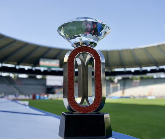 Cúp nạm đá quý 4,8kg cho nhà vô địch điền kinh Diamond League Final 2021