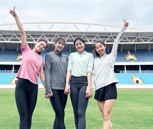 Tổ điền kinh Nhổn tập trên sân Mỹ Đình trước ngày sang Campuchia dự SEA Games 32