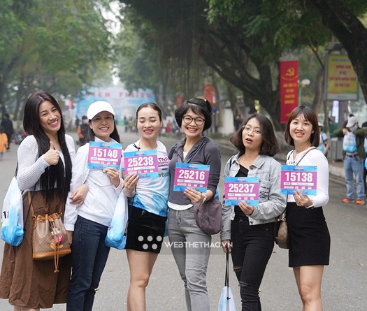 Sôi động ngày đầu tiên nhận racekit tại khu Expo Giải Bán Marathon Quốc tế Việt Nam 2024 tài trợ bởi Herbalife