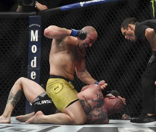 Huấn luyện viên của Anthony Smith nhận chỉ trích từ giới võ sĩ