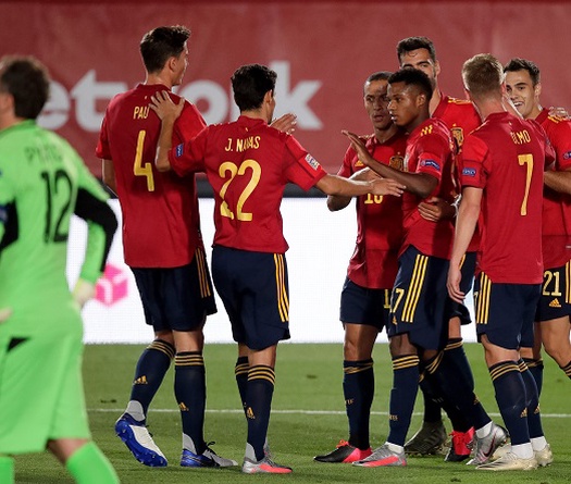 Ansu Fati phá kỷ lục tồn tại gần 1 thế kỷ của Tây Ban Nha