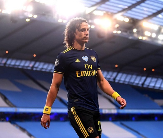 Hậu vệ Arsenal nhận lỗi sau màn trình diễn thảm họa trước Man City