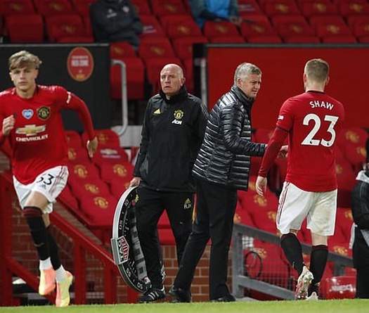 Luke Shaw và Brandon Williams chấn thương ra sao?