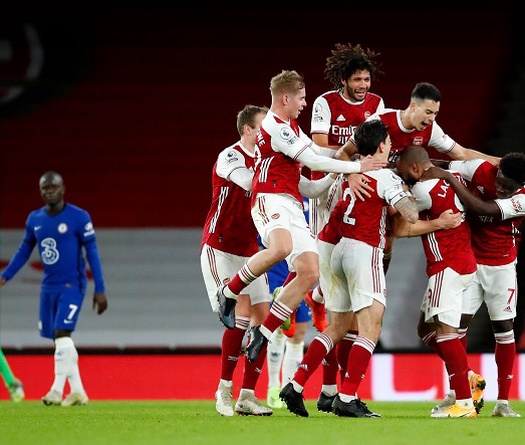 Chiêm ngưỡng Xhaka sút phạt tuyệt đẹp trong trận Arsenal vs Chelsea