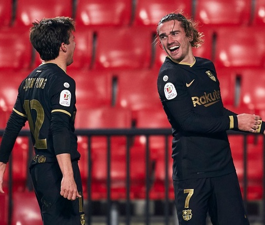 HLV Koeman ngạc nhiên về màn ngược dòng của Barca 