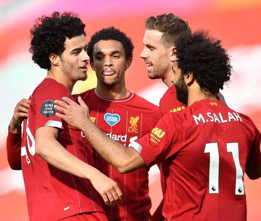 Liverpool còn cách kỷ lục bao nhiêu điểm sau khi thắng Aston Villa?