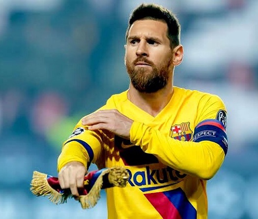 Cha Messi mua nhà ở Italia gây ra những đồn thổi chuyển nhượng