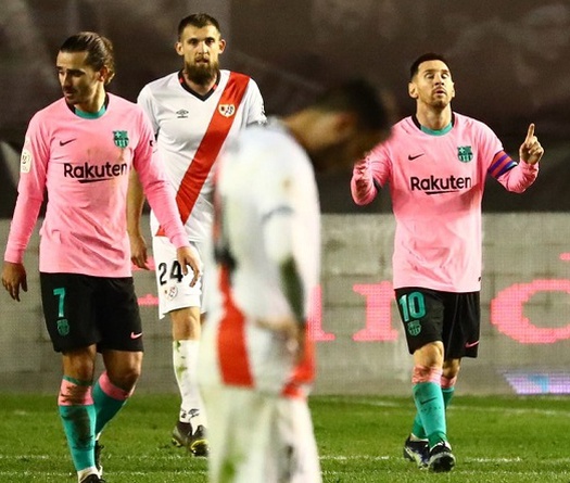 Messi ghi bàn sau án phạt và tiếp tục là ác mộng của Rayo