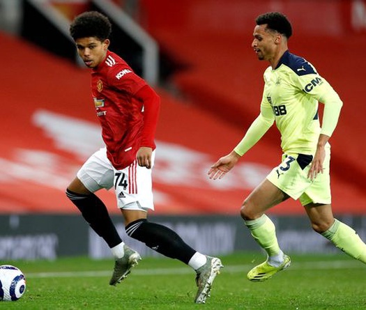 Tài năng tuổi teen của MU bị Man City gạt bỏ do tập với Barca