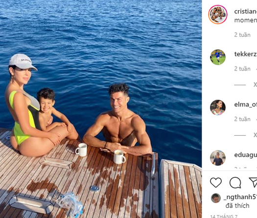 Ronaldo và gia đình ăn mừng chức vô địch trên du thuyền