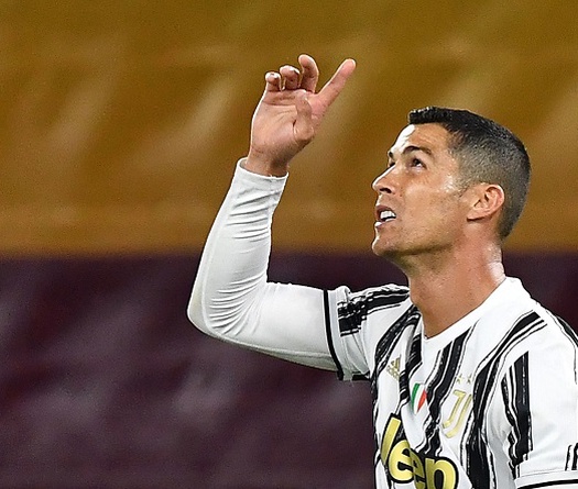 Ronaldo không đá chính khi trở lại đội hình Juventus