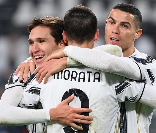 Ronaldo nhắm thêm mục tiêu sau khi đạt 750 bàn thắng