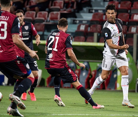 Ronaldo đầu hàng Immobile trong cuộc đua Chiếc giày vàng?