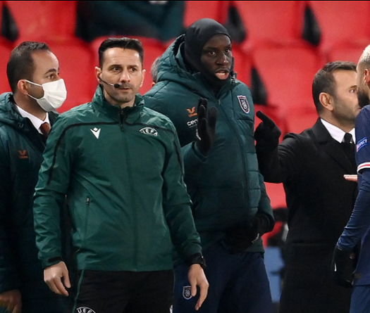 Trọng tài phân biệt chủng tộc ở Champions League không chịu nổi sức ép