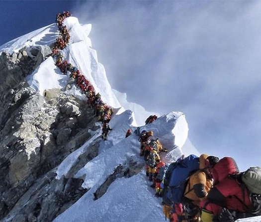 Nơi cao nhất thế giới, đỉnh Everest cũng không thoát khỏi COVID-19