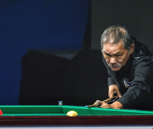 Coi thường COVID-19, "phù thủy billiards" Efren Reyes bị cảnh sát bắt!
