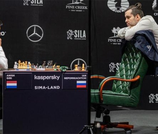Kết quả bán kết giải cờ vua Legends of Chess ngày 02/08: Nepomniachtchi thách thức Vua cờ