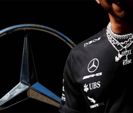 Vì sao Mercedes quyết định "đổi trắng thay đen"?