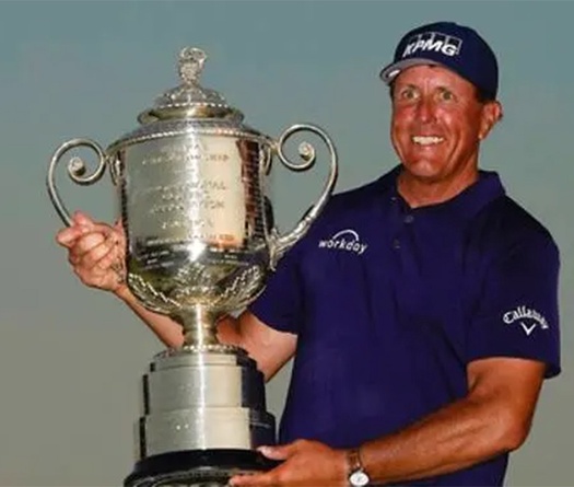 Vô địch giải Golf PGA Championship 2021: Phil Mickelson làm sách kỷ lục rối tung!