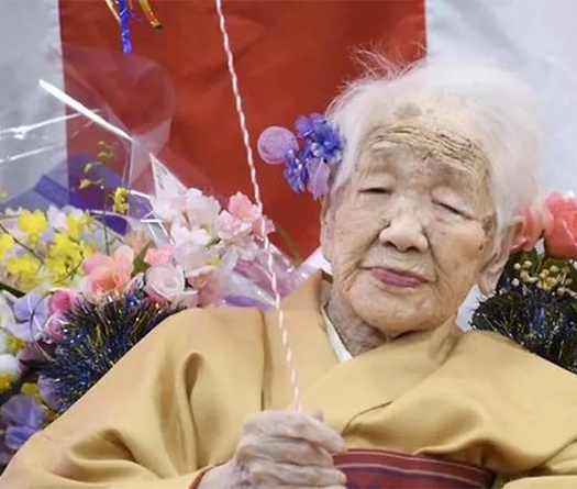 Người già nhất thế giới không tham dự lễ rước đuốc Olympic Tokyo 2020 do sợ COVID-19