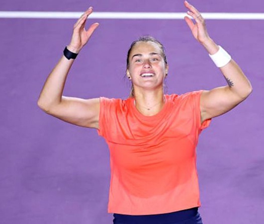 Kết quả tennis mới nhất 14/11: Số 1 WTA Finals gượng dậy, "đàn em" Nadal vô địch NextGen