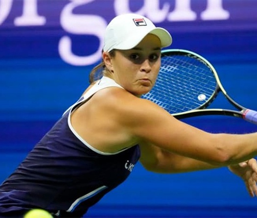 Ngôi sao tennis mới Raducanu ở ẩn, số 1 thế giới Barty được suất dự WTA Finals