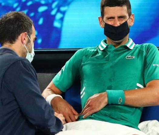 Kết quả tennis Australian Open hôm nay 12/2: Djokovic bị đau, Kyrgios nuốt hận