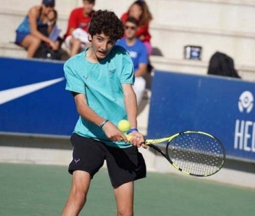 Tân binh nhà Nadal ra mắt làng tennis chuyên nghiệp như thế nào?