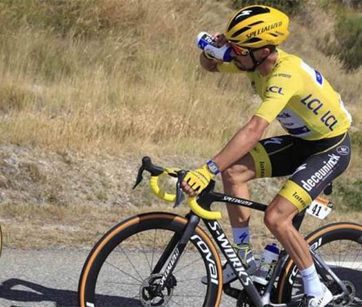 Kết quả vòng 5 đua xe đạp Tour de France: Alaphilippe uống miếng nước, mất áo vàng!