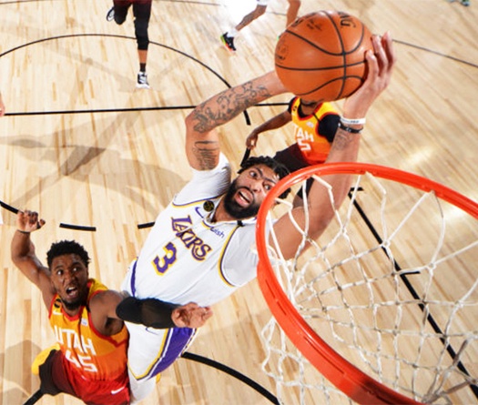 Anthony Davis bùng nổ cực mạnh, oanh tạc DPOY Rudy Gobert