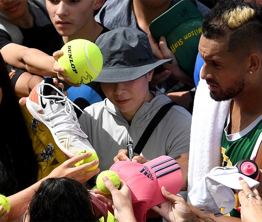Nick Kyrgios: Không bồ thì ngủ với fan!