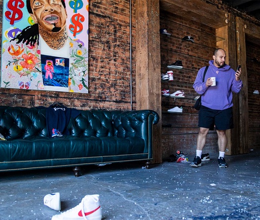 Nike, Supreme, Flight Club bị cướp sạch giữa bão biểu tình tại Mỹ