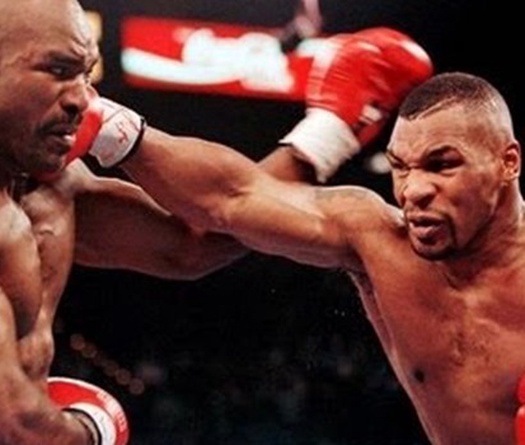 Lý do Holyfield có cửa thắng cao hơn Mike Tyson dù già hơn
