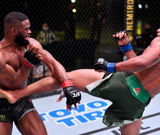 Chùm ảnh UFC on ESPN 9: Cựu vương xuống dốc thê thảm