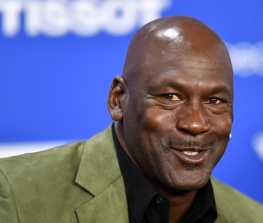 Hé lộ gương mặt làm trung gian giữa bão đình công NBA: Huyền thoại Michael Jordan