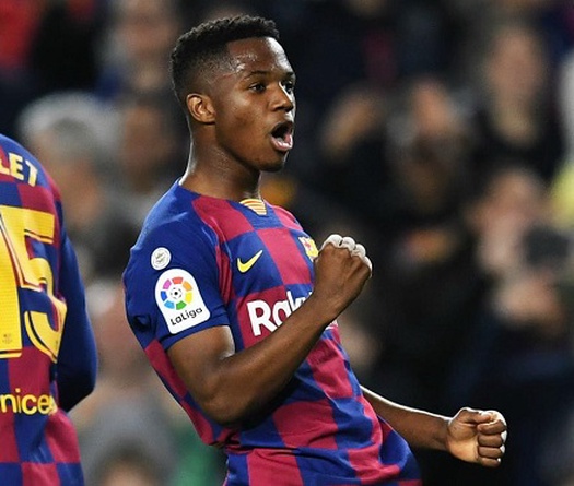 Ansu Fati xuất sắc hơn Messi trong mùa đầu đá ở La Liga