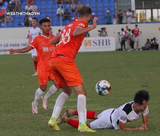 Xuân Trường tái xuất, HAGL lại gặp ác mộng ở Hòa Xuân