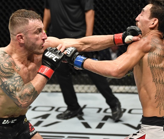 Dana White thẳng thừng phản đối trọng tài và giám khảo tại UFC 251