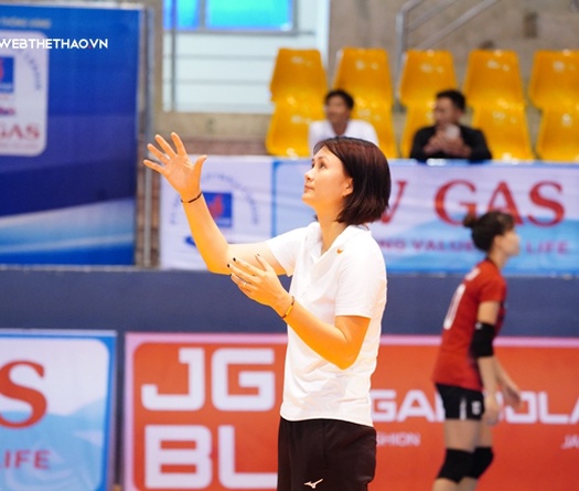 Hoa khôi Kim Huệ ở đâu trong lòng NHM bóng chuyền BTL Thông tin?