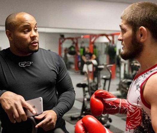 Daniel Cormier bất ngờ trước tin trở lại của Khabib