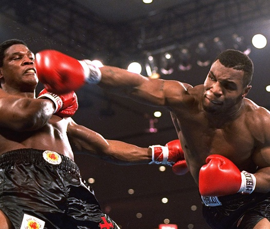 Trận đấu trở lại của Mike Tyson dời lịch sang tháng 11